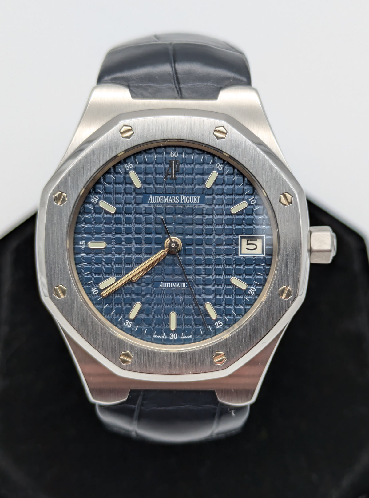 Audemars Piguet, Royal Oak, RARE FACTORY BLUE DIAL, 36mm Automatic 14800ST